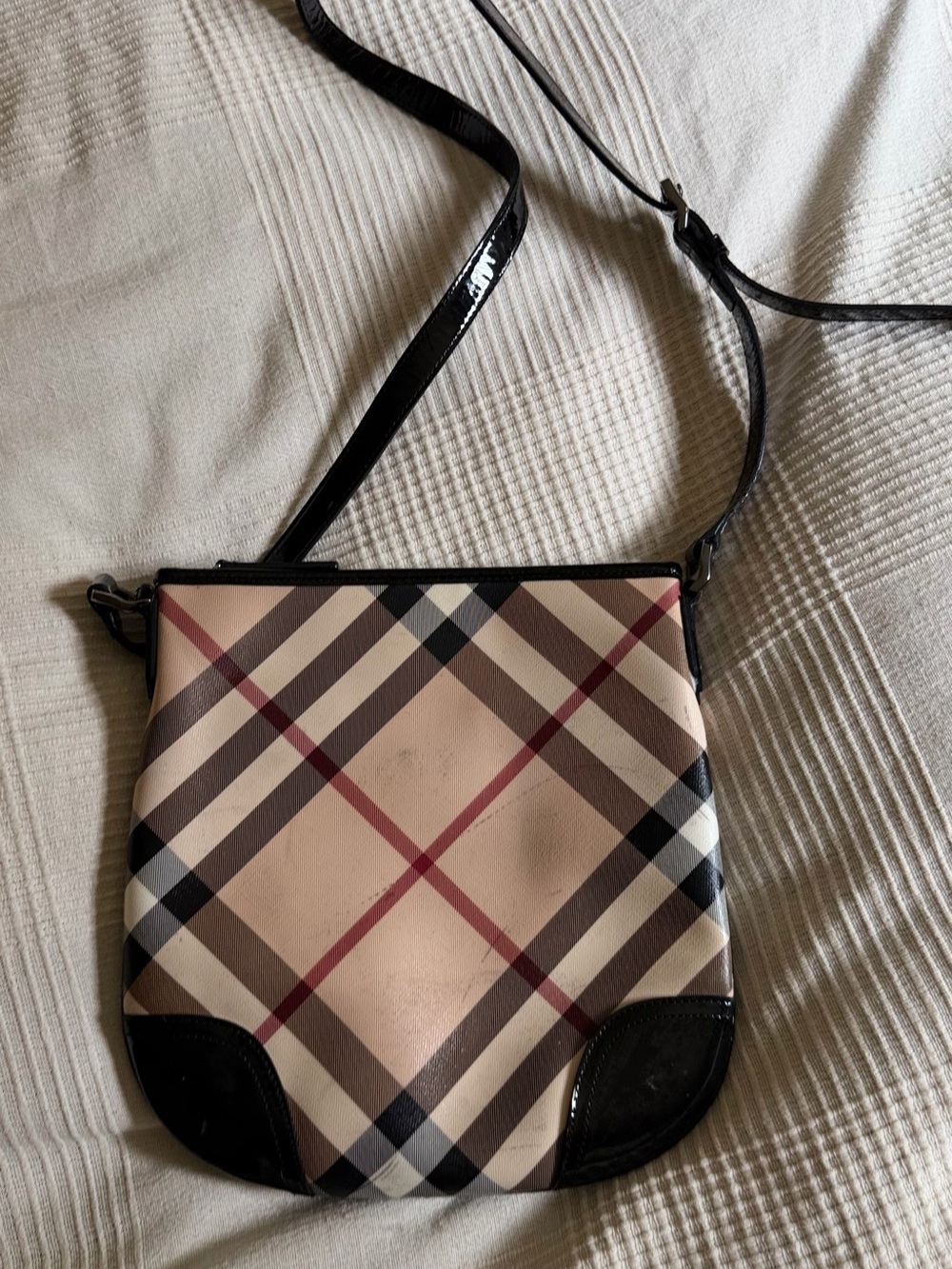 Burberry Beige Plaid Crossbody with Black Patent Trim - Picture 2 of 6